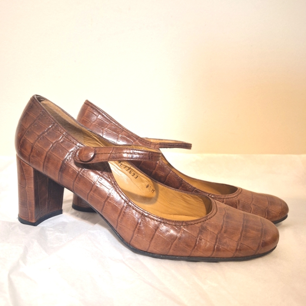 STUART WEITZMAN 8.5 Alligator Brown Mary Janes block heels